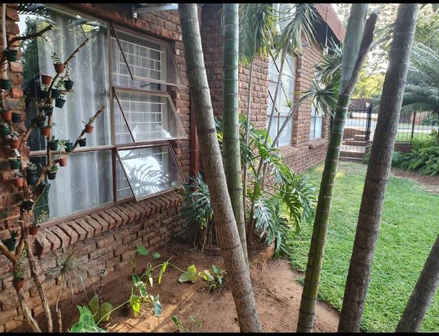 4 BEDROOM HOUSE SOLD IN THERESAPARK